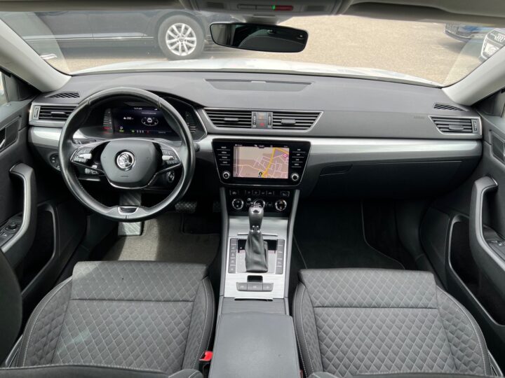 Abbildung Fahrzeugdetailansicht Skoda Superb - Nr. 9