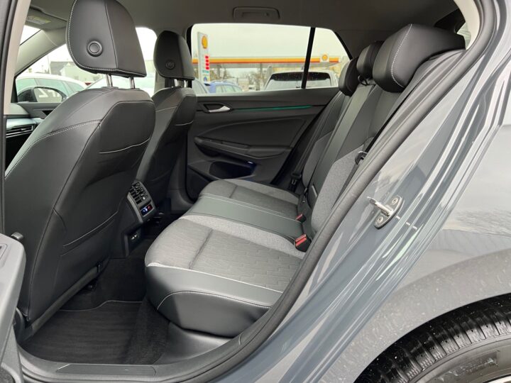 Abbildung Fahrzeugdetailansicht Volkswagen Golf - Nr. 13