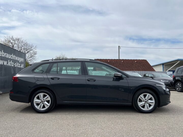 Abbildung Fahrzeugdetailansicht Volkswagen Golf Variant - Nr. 1