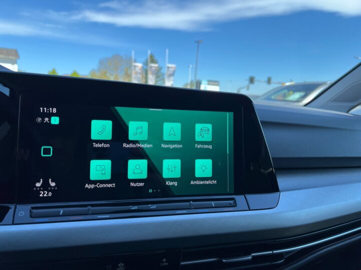 Abbildung Fahrzeugdetailansicht Volkswagen Golf Variant - Nr. 18