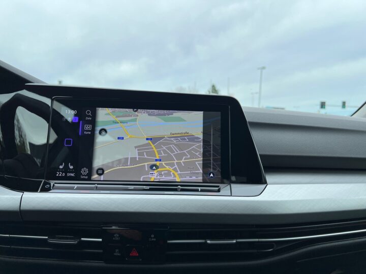 Abbildung Fahrzeugdetailansicht Volkswagen Golf Variant - Nr. 25