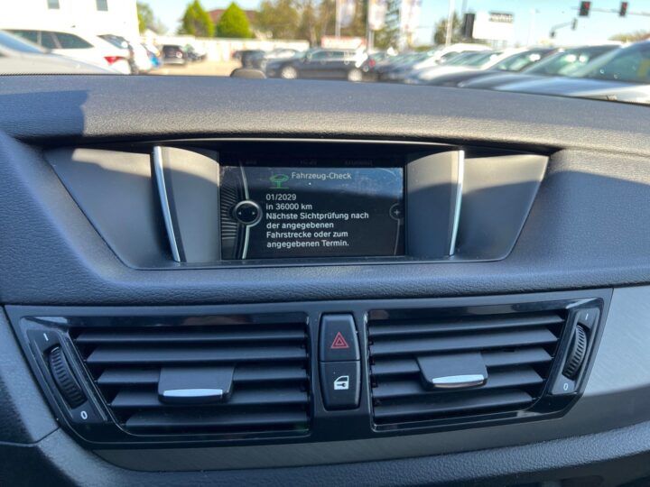 Abbildung Fahrzeugdetailansicht BMW X1 - Nr. 21