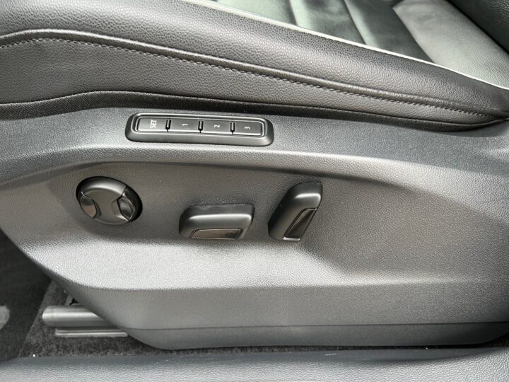 Abbildung Fahrzeugdetailansicht Volkswagen Tiguan - Nr. 30