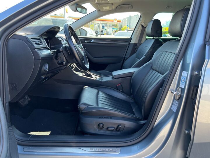 Abbildung Fahrzeugdetailansicht Skoda Superb - Nr. 12