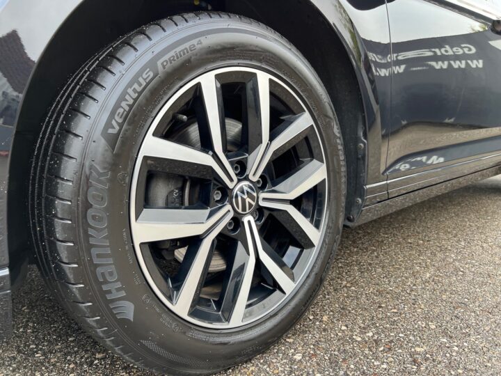 Abbildung Fahrzeugdetailansicht Volkswagen Passat Variant - Nr. 35