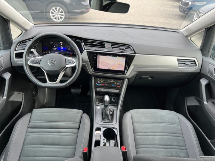 Abbildung Fahrzeugdetailansicht Volkswagen Touran - Nr. 9