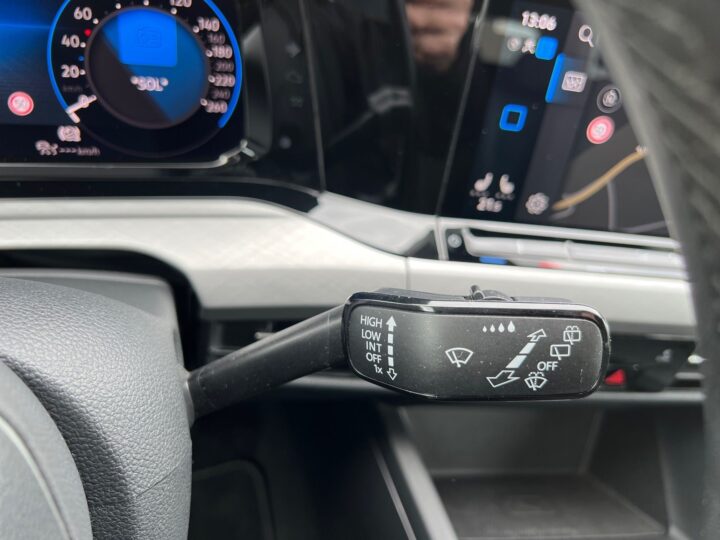 Abbildung Fahrzeugdetailansicht Volkswagen Golf Variant - Nr. 38