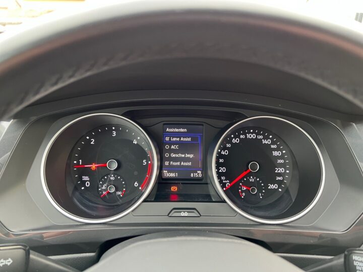 Abbildung Fahrzeugdetailansicht Volkswagen Tiguan - Nr. 17