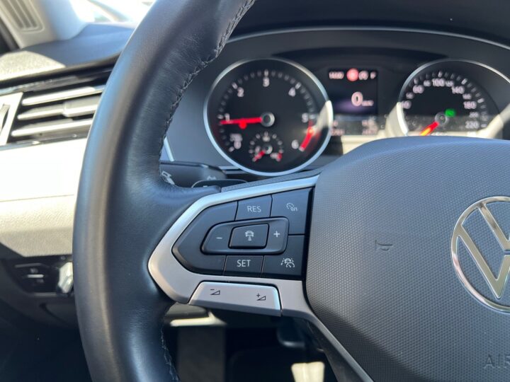 Abbildung Fahrzeugdetailansicht Volkswagen Passat Variant - Nr. 40