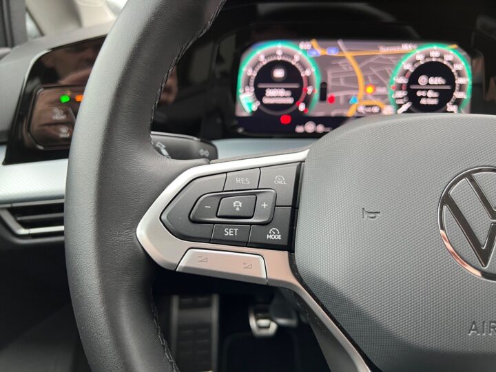 Abbildung Fahrzeugdetailansicht Volkswagen Golf - Nr. 39