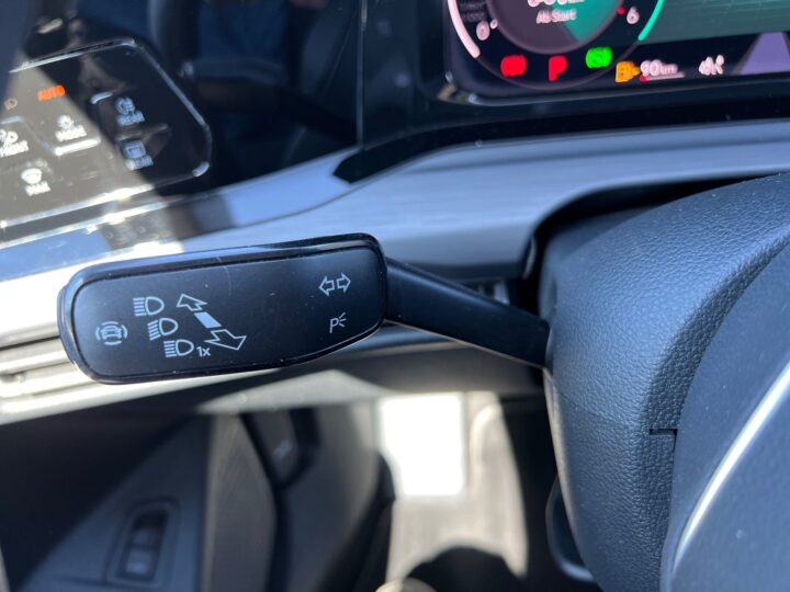 Abbildung Fahrzeugdetailansicht Volkswagen Golf Variant - Nr. 44