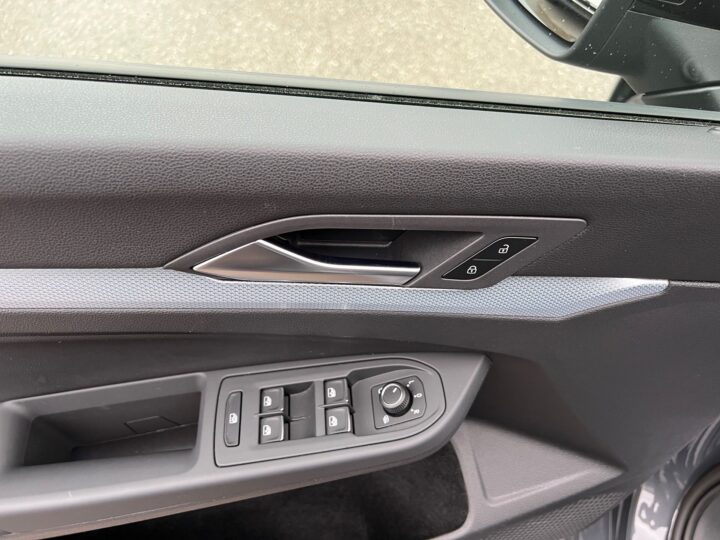 Abbildung Fahrzeugdetailansicht Volkswagen Golf - Nr. 31