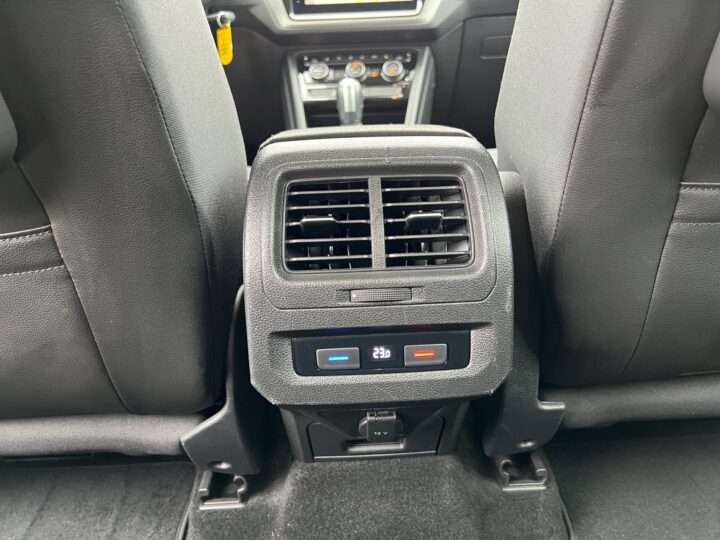 Abbildung Fahrzeugdetailansicht Volkswagen Touran - Nr. 31