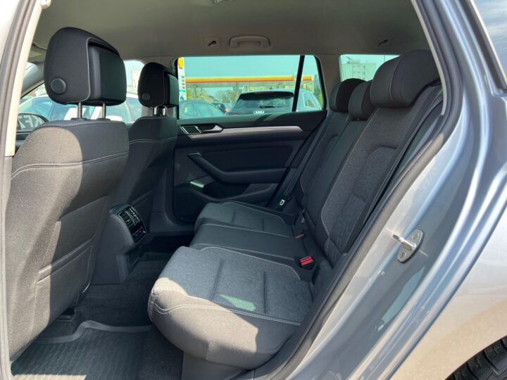 Abbildung Fahrzeugdetailansicht Volkswagen Passat Variant - Nr. 13