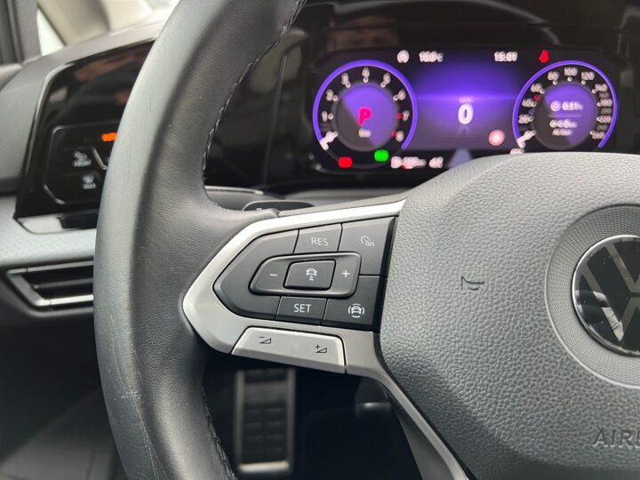 Abbildung Fahrzeugdetailansicht Volkswagen Golf - Nr. 40