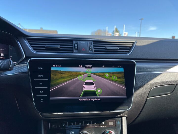 Abbildung Fahrzeugdetailansicht Skoda Superb - Nr. 22