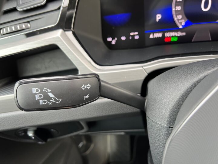 Abbildung Fahrzeugdetailansicht Volkswagen Touran - Nr. 41