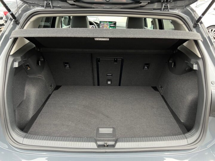 Abbildung Fahrzeugdetailansicht Volkswagen Golf - Nr. 14