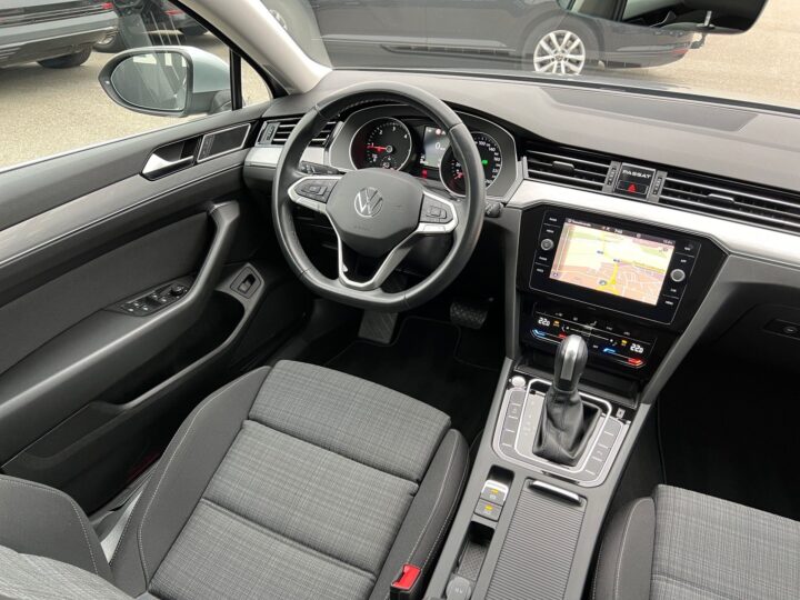 Abbildung Fahrzeugdetailansicht Volkswagen Passat Variant - Nr. 11