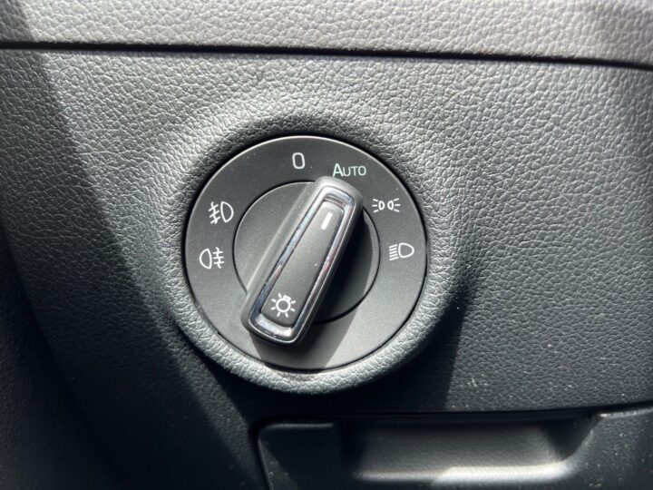 Abbildung Fahrzeugdetailansicht Skoda Superb - Nr. 42