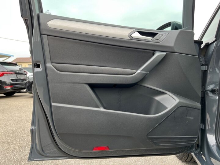 Abbildung Fahrzeugdetailansicht Volkswagen Touran - Nr. 29