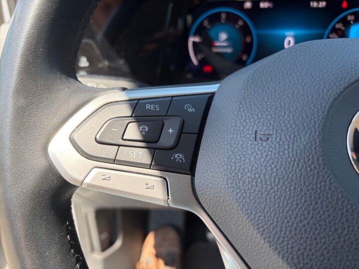 Abbildung Fahrzeugdetailansicht Volkswagen Golf Variant - Nr. 24