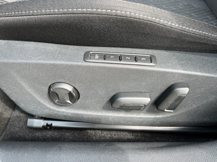 Abbildung Fahrzeugdetailansicht Skoda Octavia - Nr. 30