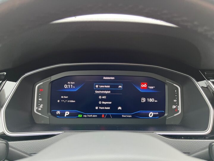 Abbildung Fahrzeugdetailansicht Volkswagen Passat Variant - Nr. 17