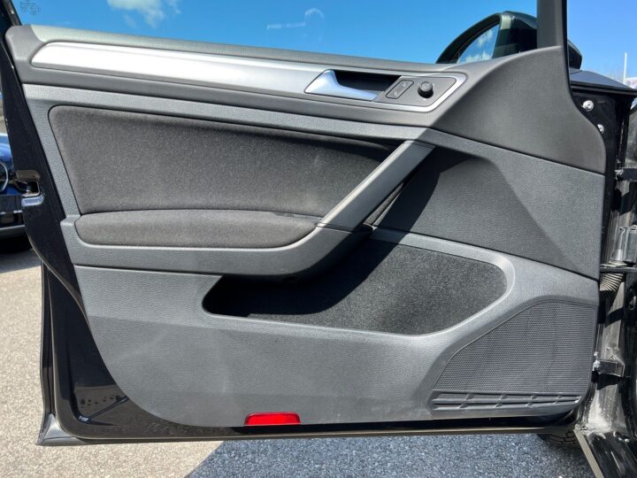 Abbildung Fahrzeugdetailansicht Volkswagen Golf Variant - Nr. 28