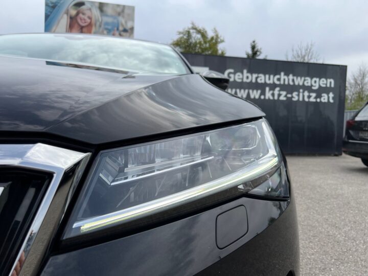 Abbildung Fahrzeugdetailansicht Skoda Superb - Nr. 36