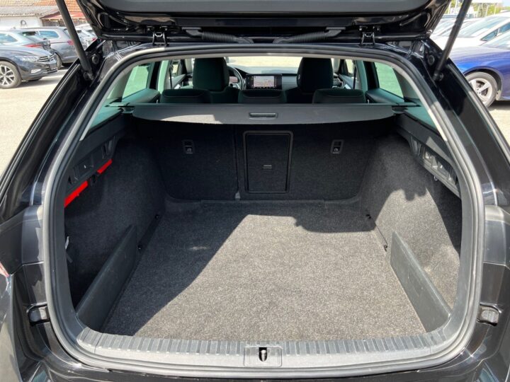 Abbildung Fahrzeugdetailansicht Skoda Octavia - Nr. 13