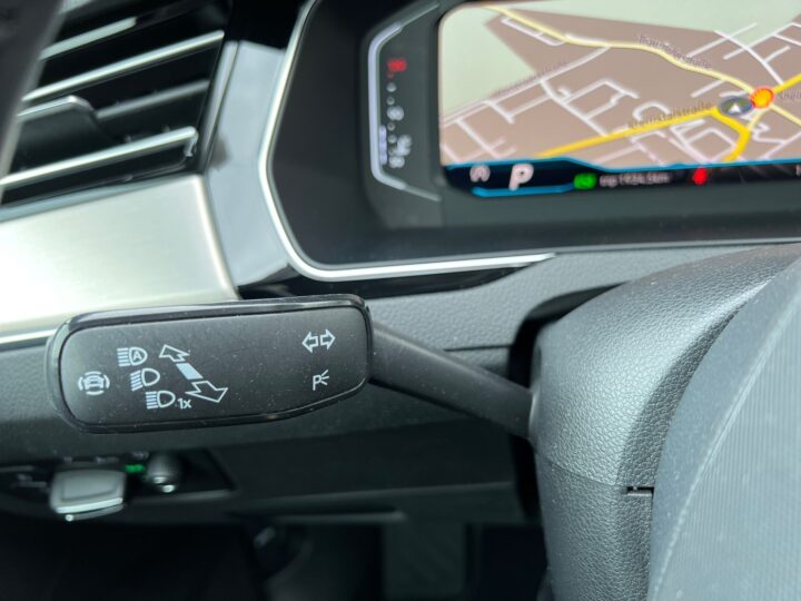 Abbildung Fahrzeugdetailansicht Volkswagen Passat Variant - Nr. 46