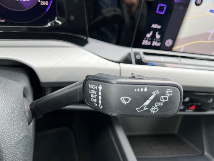 Abbildung Fahrzeugdetailansicht Volkswagen Golf Variant - Nr. 41