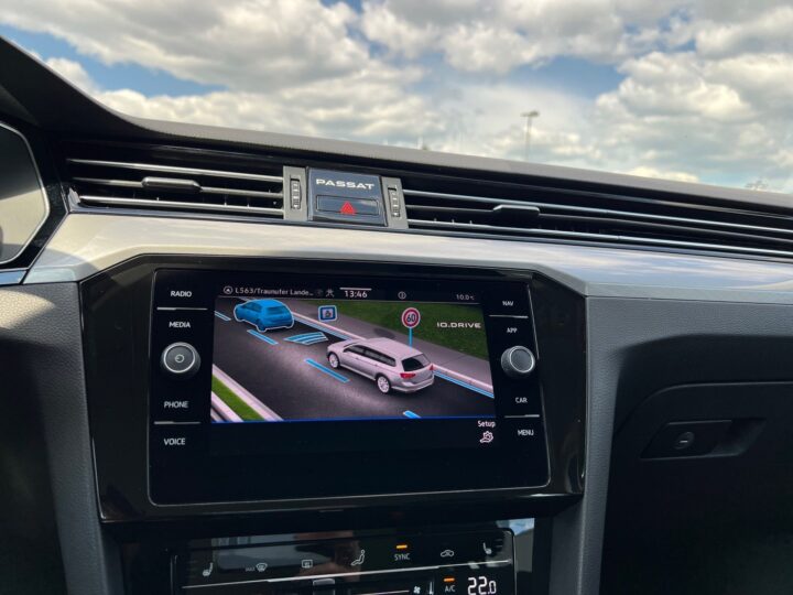 Abbildung Fahrzeugdetailansicht Volkswagen Passat Variant - Nr. 24