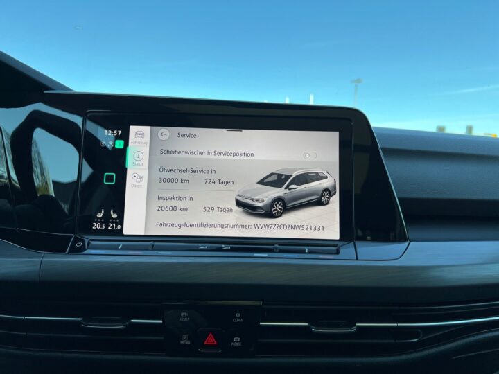 Abbildung Fahrzeugdetailansicht Volkswagen Golf Variant - Nr. 22