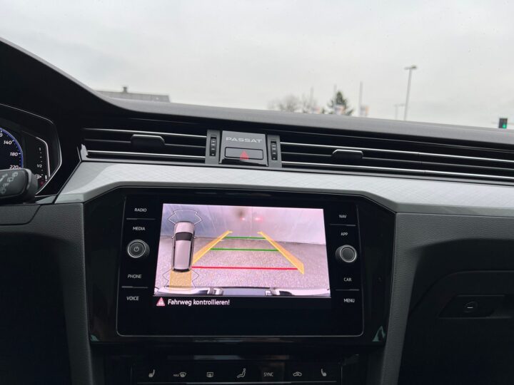 Abbildung Fahrzeugdetailansicht Volkswagen Passat Variant - Nr. 26