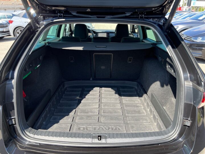 Abbildung Fahrzeugdetailansicht Skoda Octavia - Nr. 14