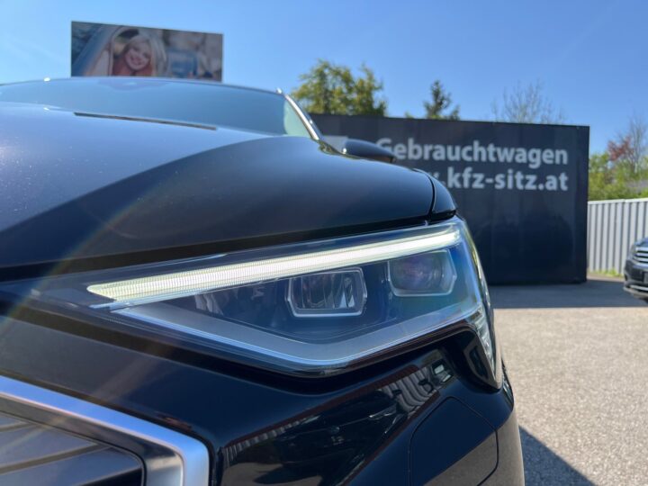 Abbildung Fahrzeugdetailansicht Audi e-tron - Nr. 36