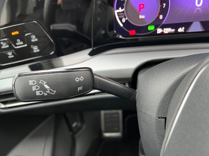 Abbildung Fahrzeugdetailansicht Volkswagen Golf - Nr. 42