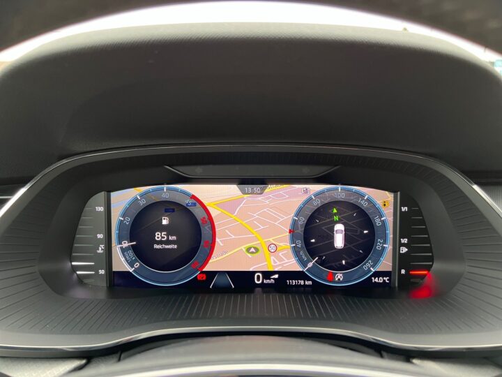 Abbildung Fahrzeugdetailansicht Skoda Octavia - Nr. 16