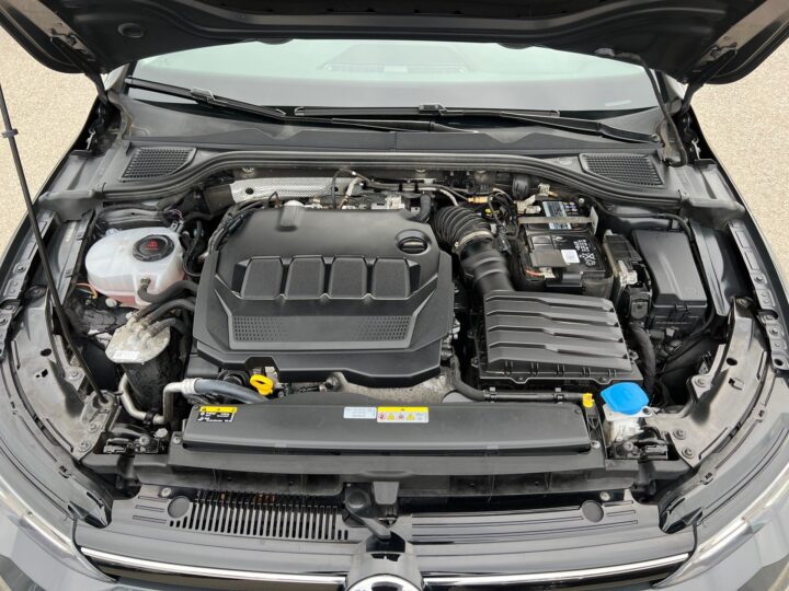 Abbildung Fahrzeugdetailansicht Volkswagen Golf Variant - Nr. 35