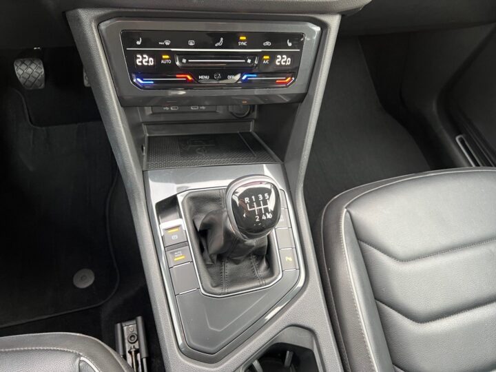 Abbildung Fahrzeugdetailansicht Volkswagen Tiguan - Nr. 28