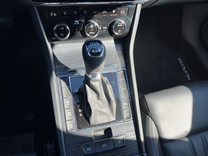 Abbildung Fahrzeugdetailansicht Skoda Superb - Nr. 28