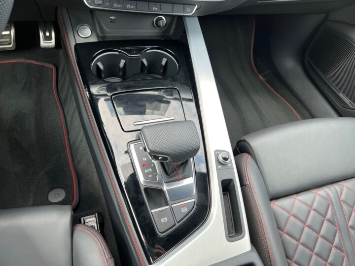 Abbildung Fahrzeugdetailansicht Audi A5 - Nr. 27