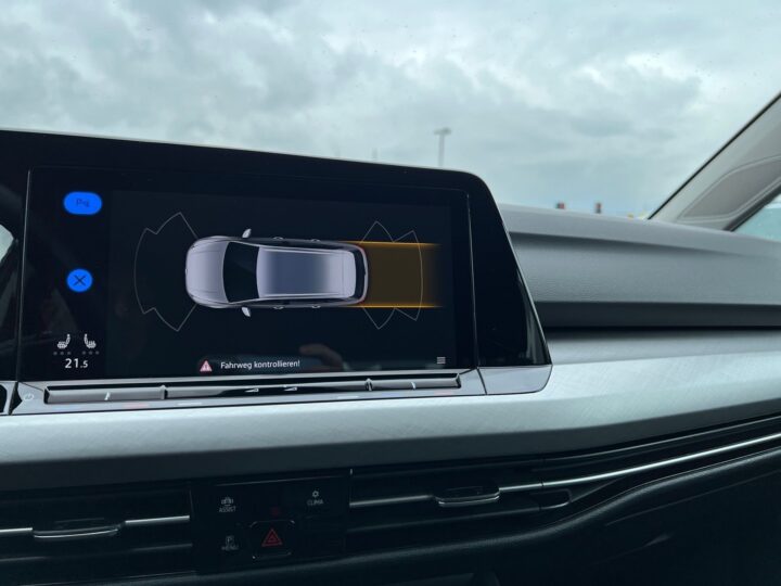 Abbildung Fahrzeugdetailansicht Volkswagen Golf Variant - Nr. 26