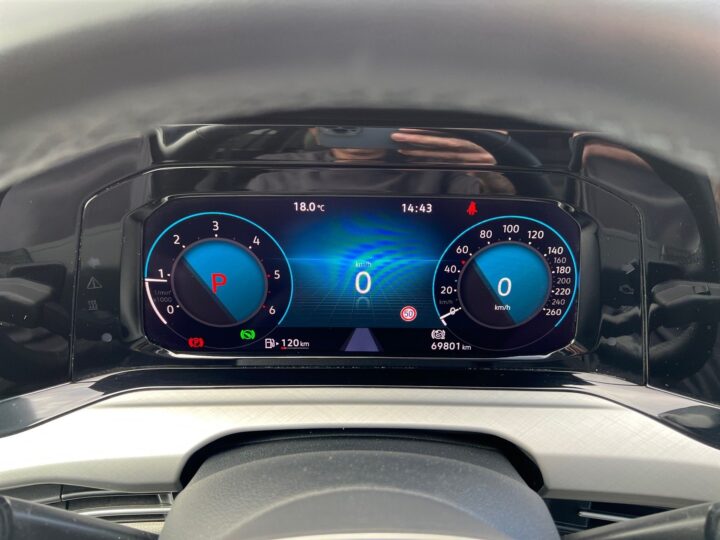 Abbildung Fahrzeugdetailansicht Volkswagen Golf Variant - Nr. 17