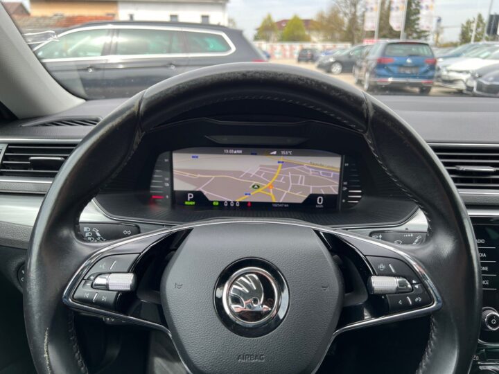 Abbildung Fahrzeugdetailansicht Skoda Superb - Nr. 15