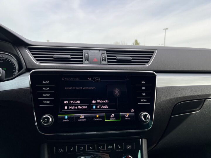 Abbildung Fahrzeugdetailansicht Skoda Superb - Nr. 20