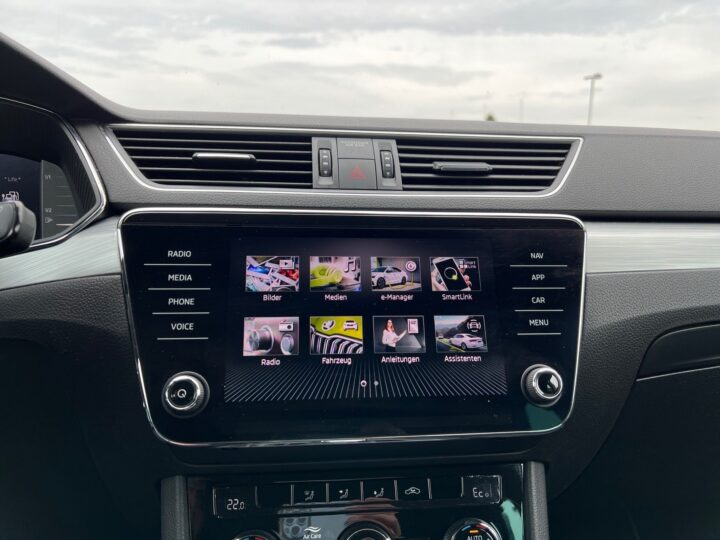 Abbildung Fahrzeugdetailansicht Skoda Superb - Nr. 18