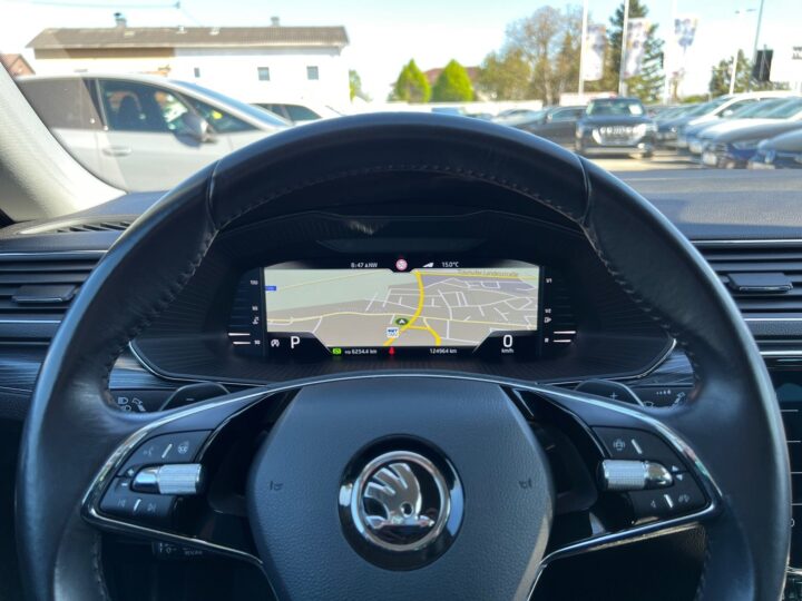 Abbildung Fahrzeugdetailansicht Skoda Superb - Nr. 15